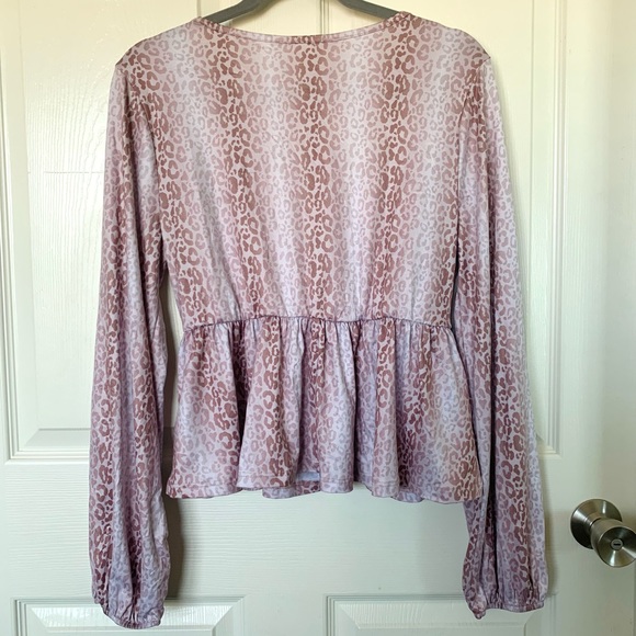 Love Peach Live Sleeve Ruffled Peplum Blouse Top - Picture 3 of 11